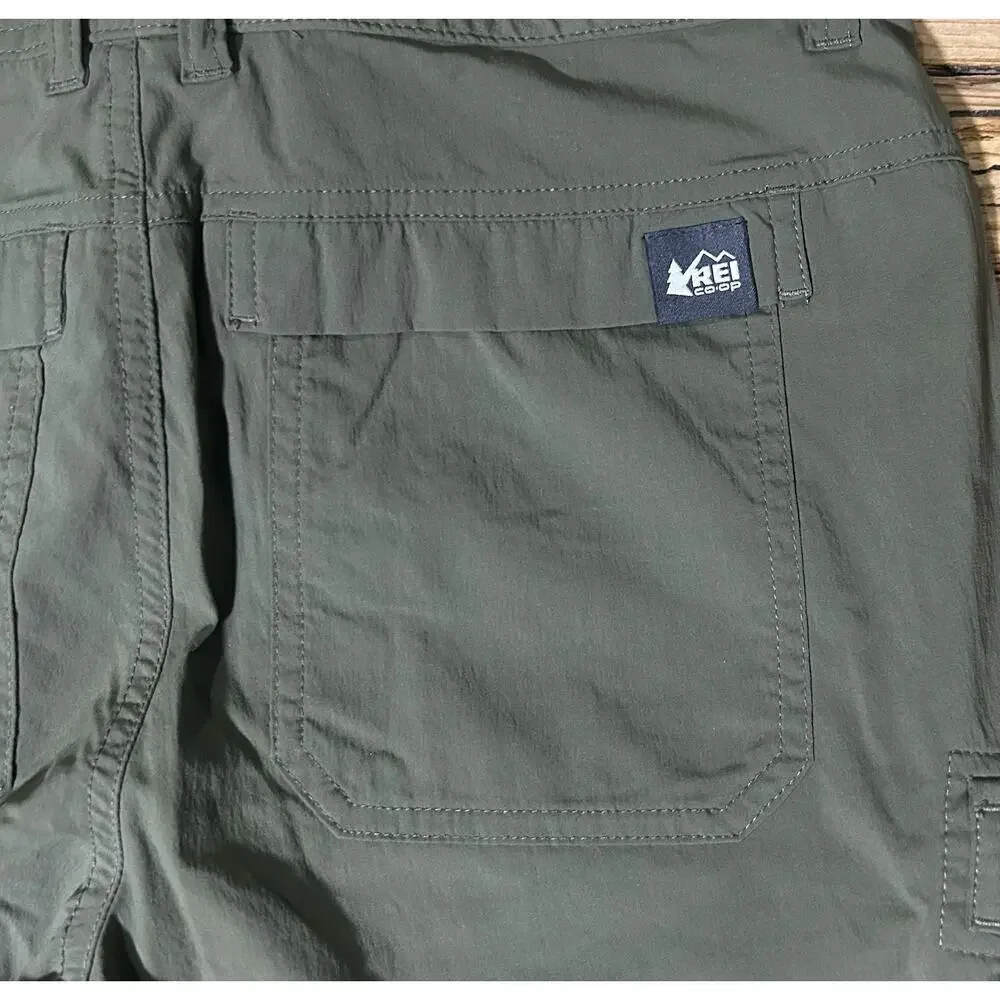 REI Women’s Size 6 Olive Green Relaxed Fit Cargo Shorts NWOT